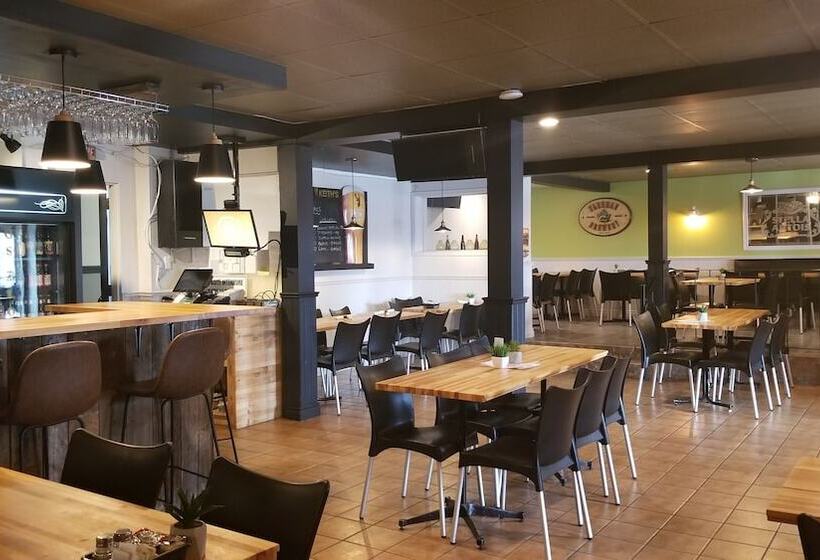 פונדק Auberge Happy Logis