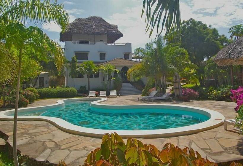 مسافرخانه Cestlavie Resort And Spa