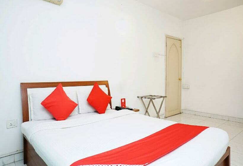 Hotel 10 Blossoms Service Apartments By Oyo Rooms