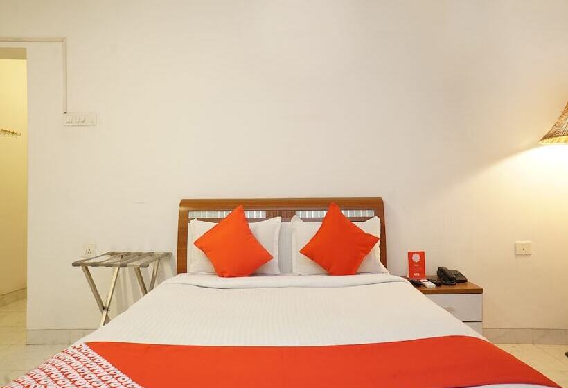 Hotel 10 Blossoms Service Apartments By Oyo Rooms