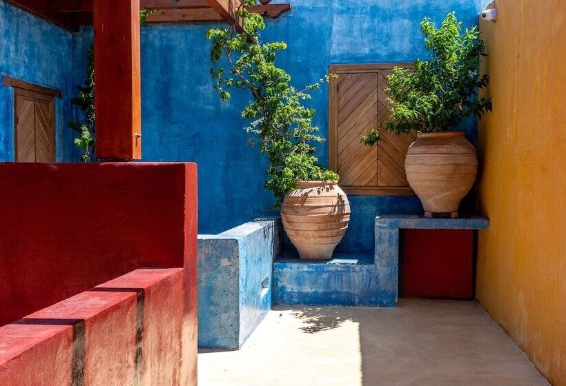 10gr Boutique Hotel & Wine Bar