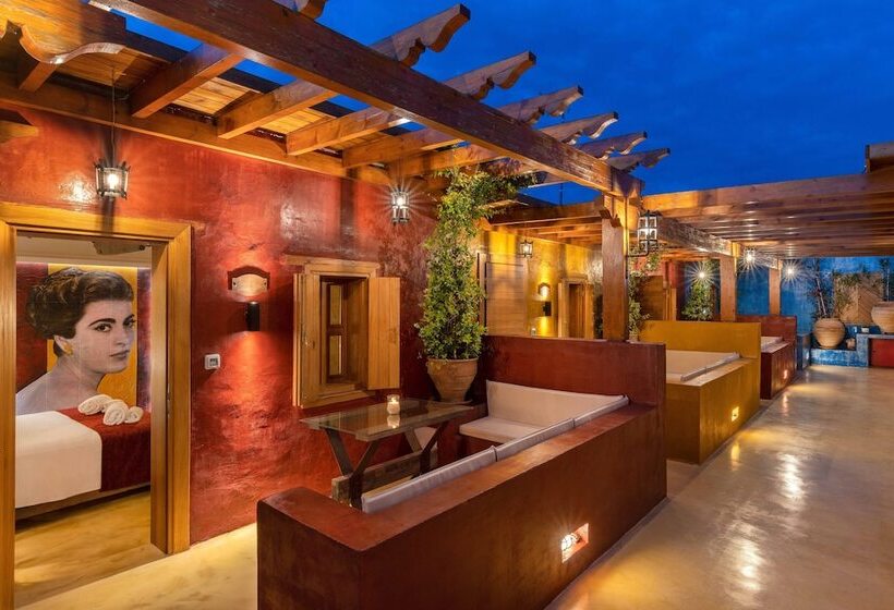 10gr Boutique Hotel & Wine Bar