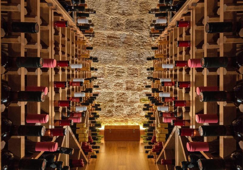 10gr Boutique Hotel & Wine Bar