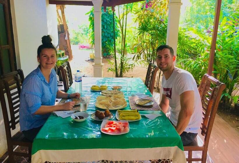 호텔 Gangadiya Rest