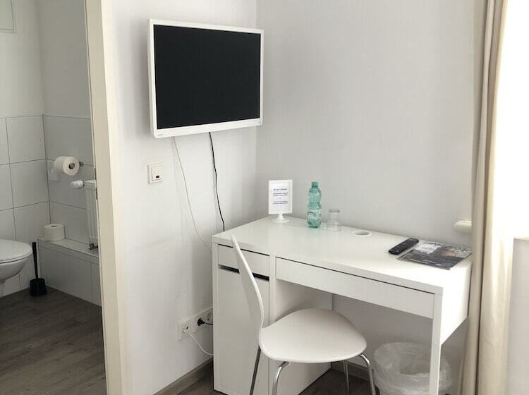 Отель Gasthaus Zum Schwan