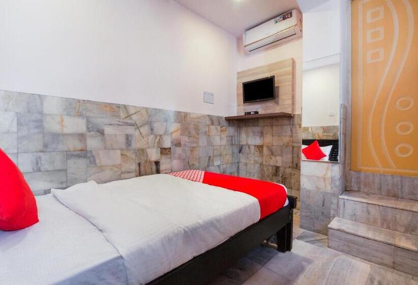 Super Hotel O Holiday Rani Gunj Opp Punjab National Bank