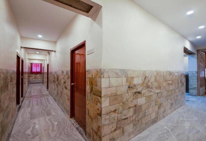 Super Hotel O Holiday Rani Gunj Opp Punjab National Bank