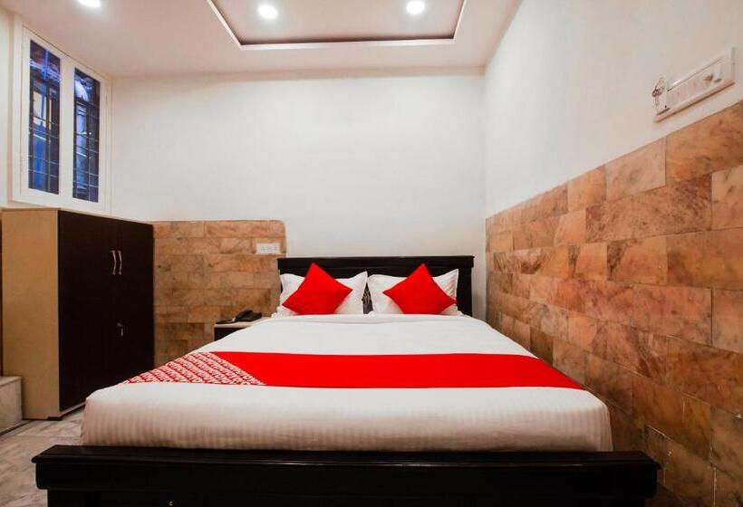 Super Hotel O Holiday Rani Gunj Opp Punjab National Bank