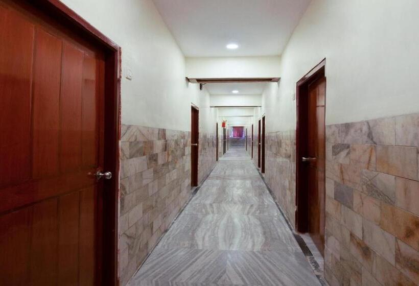 Super Hotel O Holiday Rani Gunj Opp Punjab National Bank