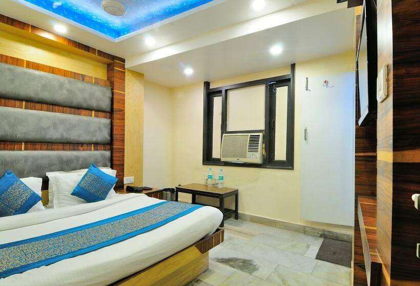 Отель Lahorimal Deluxe Paharganj