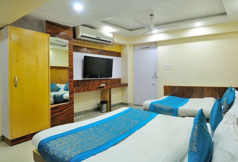 Отель Lahorimal Deluxe Paharganj