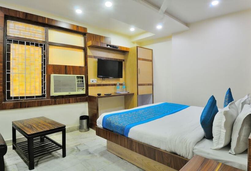 Отель Lahorimal Deluxe Paharganj