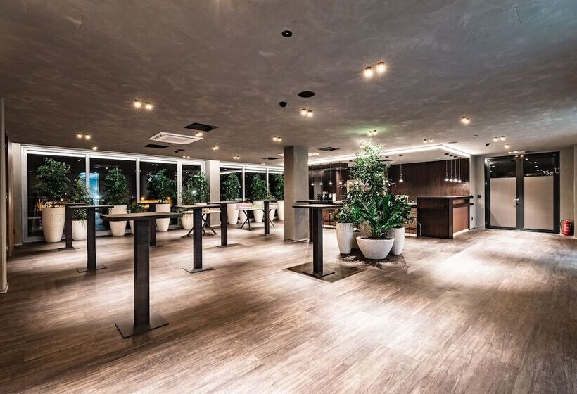 ホテル Nutrend World