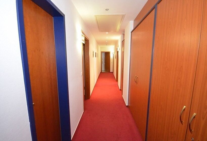 Отель Parkschlößchen Maasdorf