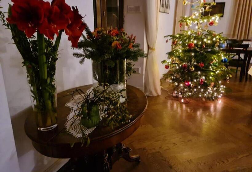 فندق Pensjonat Petite Charlotta