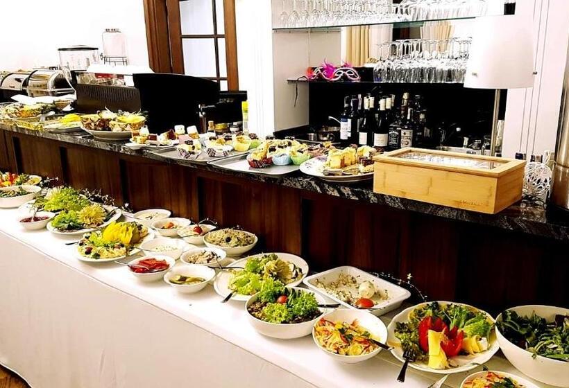 فندق Pensjonat Petite Charlotta