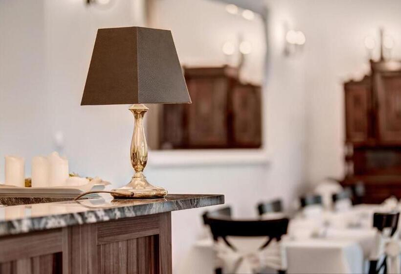 فندق Pensjonat Petite Charlotta