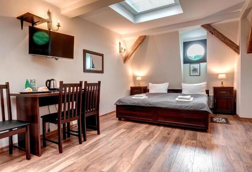 فندق Pensjonat Petite Charlotta