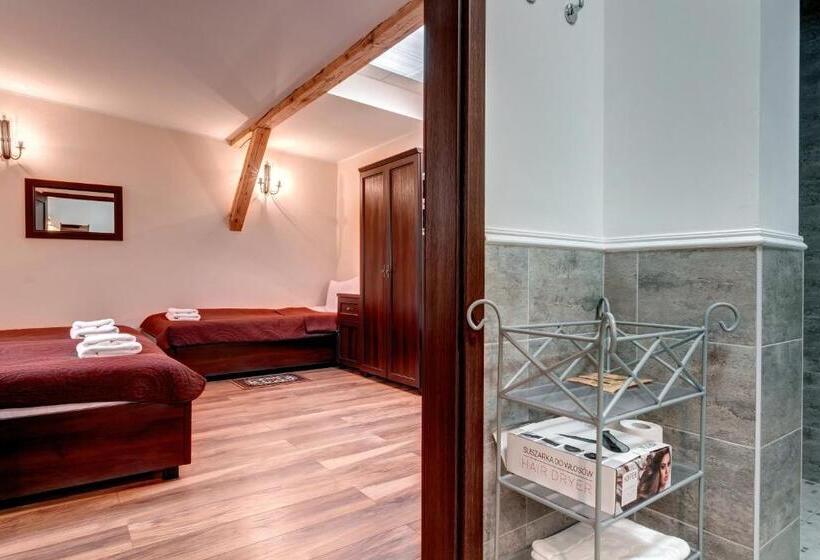 فندق Pensjonat Petite Charlotta