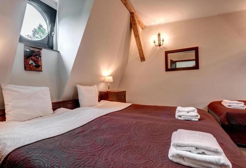 فندق Pensjonat Petite Charlotta