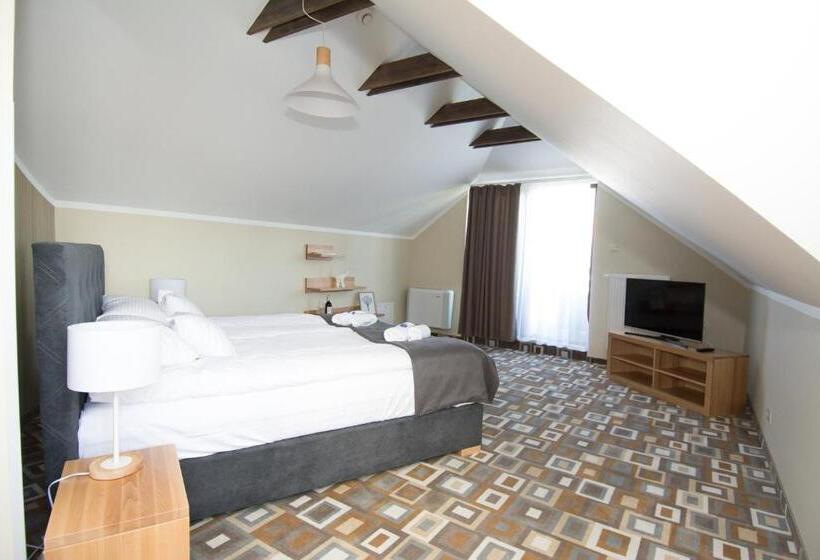 هتل Provincja Winebar & Rooms