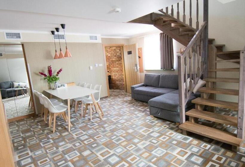 هتل Provincja Winebar & Rooms