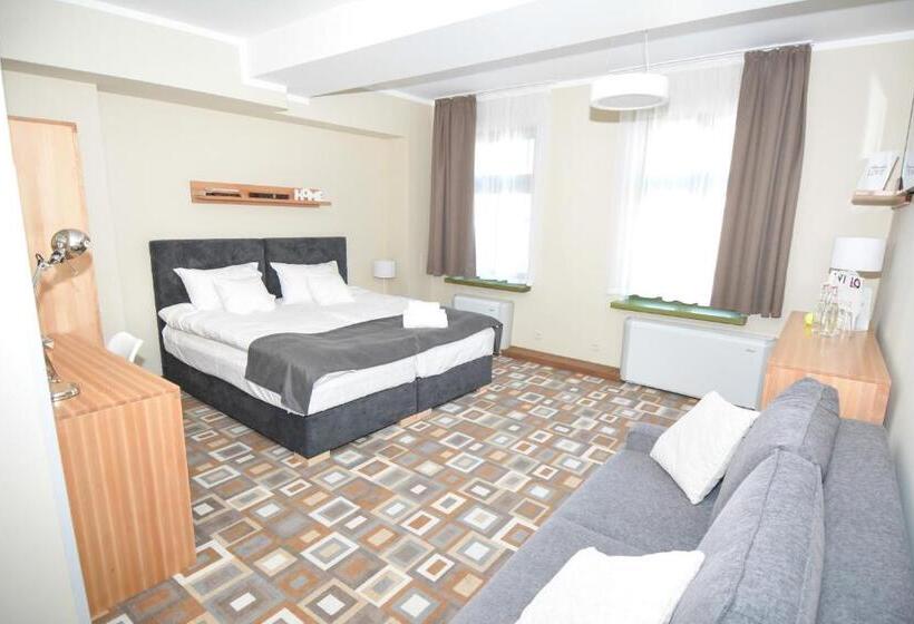 هتل Provincja Winebar & Rooms