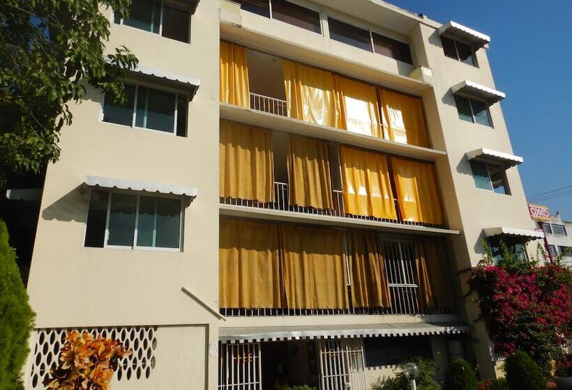 فندق Suites Licha Acapulco