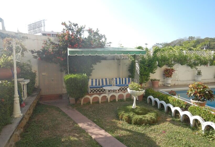 فندق Suites Licha Acapulco