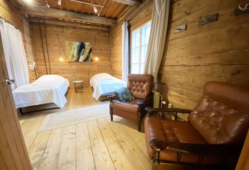 Lauri Historical Log House Manor