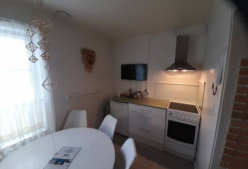 Lauri Historical Log House Manor