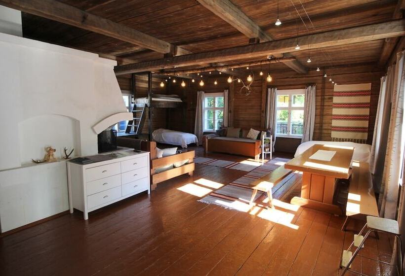 Lauri Historical Log House Manor