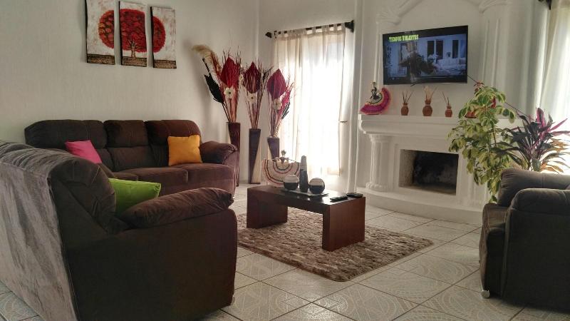 Lia Ajijic  Lakeside B&b