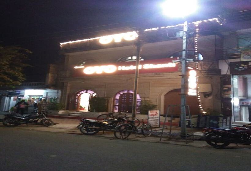 Oyo 24662 Hotel Shanti