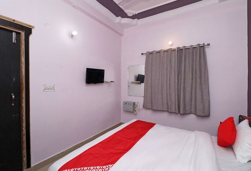 Oyo 24662 Hotel Shanti