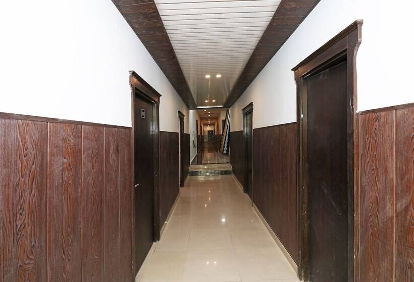 Oyo 24662 Hotel Shanti