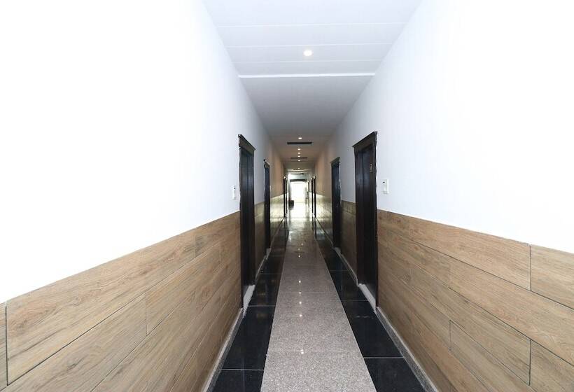 Oyo 24662 Hotel Shanti