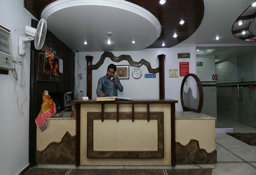 Oyo 27802 Hotel Boom Room