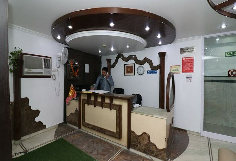 Oyo 27802 Hotel Boom Room