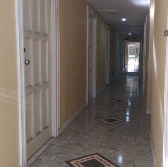 هاستل Dormitelsph Ust