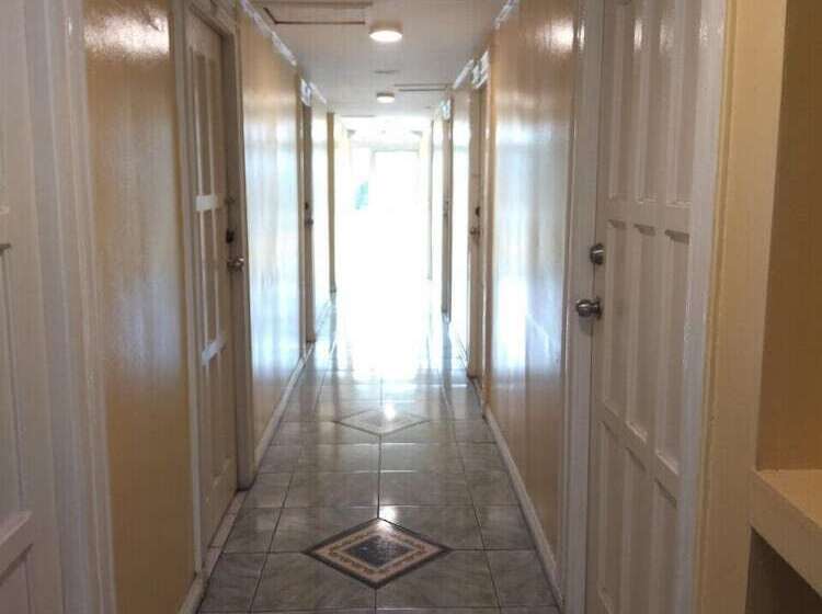 هاستل Dormitelsph Ust