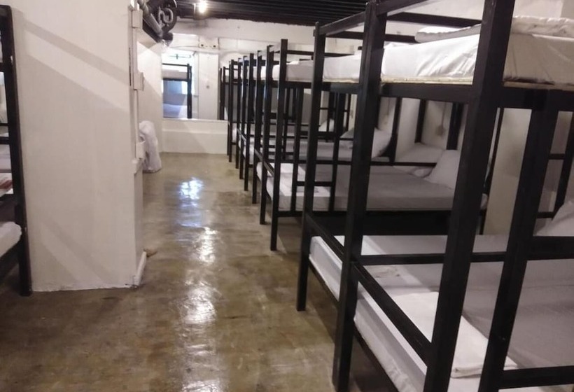 هاستل Dormitelsph Ust