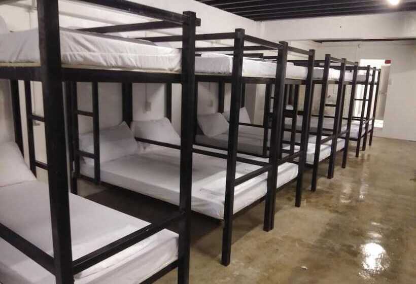 هاستل Dormitelsph Ust