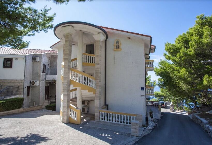 Apartments Beach Side Brela