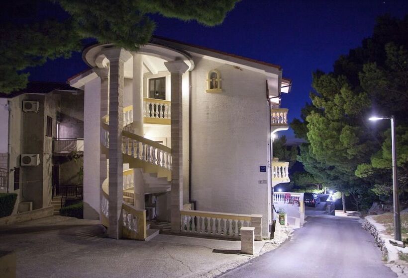 Apartments Beach Side Brela