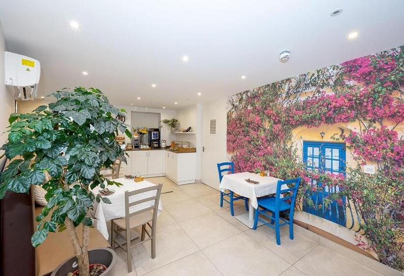 تختخواب و صبحانه Viewpoint Boutique Living