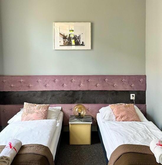 Expolis Residence   City Center Mtp Targi   24h #betterthanyourex