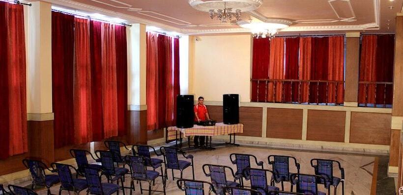 Отель Adb Rooms Falcon Crest