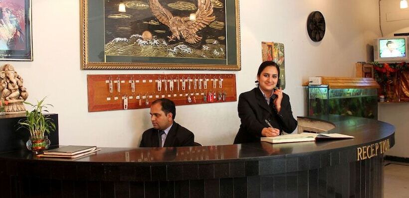 Отель Adb Rooms Falcon Crest