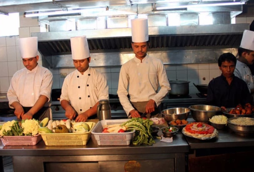 Отель Adb Rooms Falcon Crest